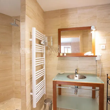 D'hotes Au Jardin Des Saveurs Bed & Breakfast 4*